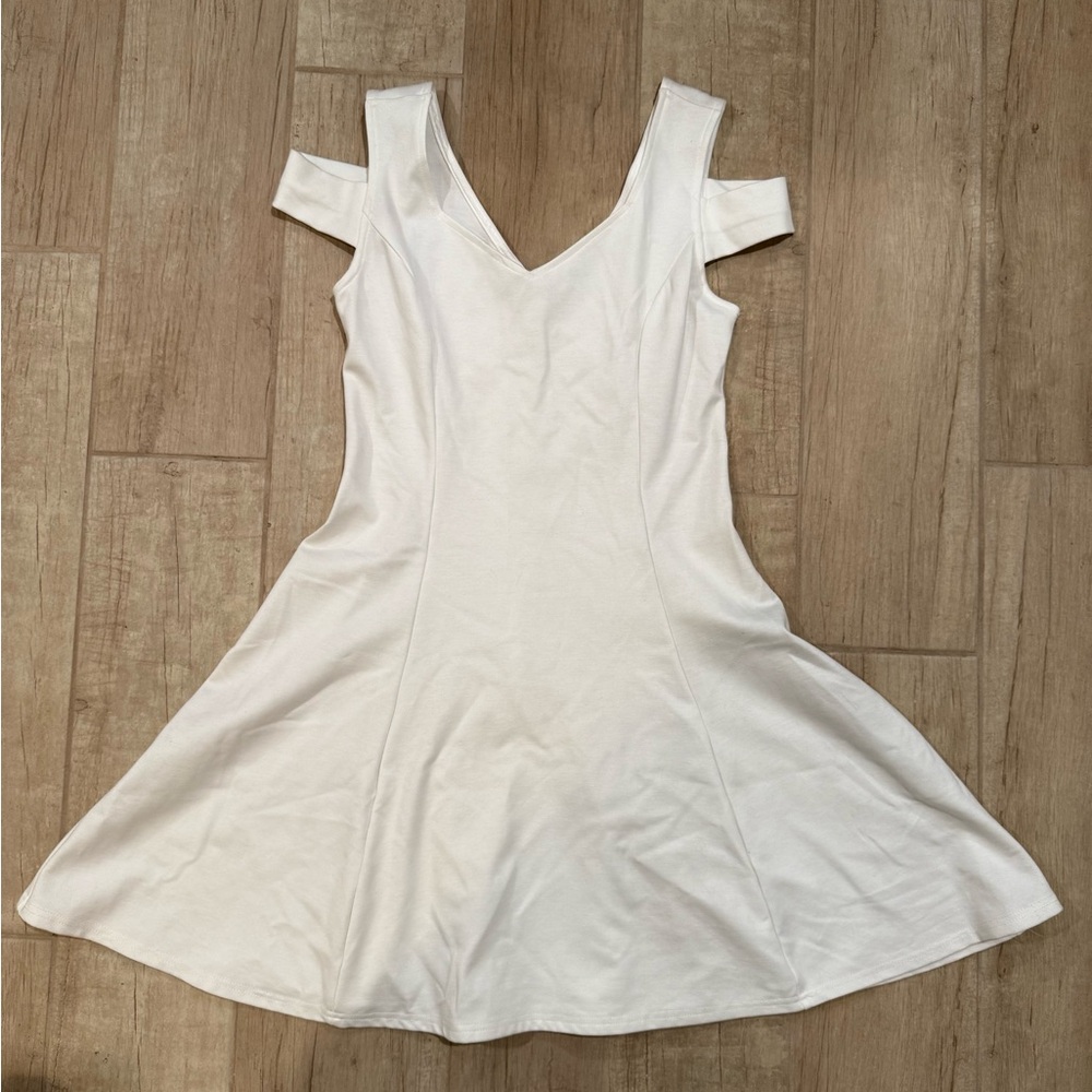 Chic Strapless White Dress